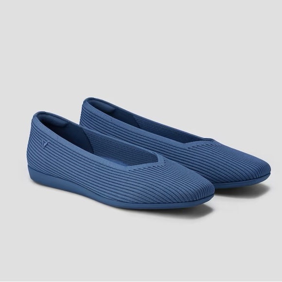 VIVAIA Margot Walker Square Toe V-Cut Flats in Vintage Blue Size 8.5 (EU 39.5) - Picture 1 of 11